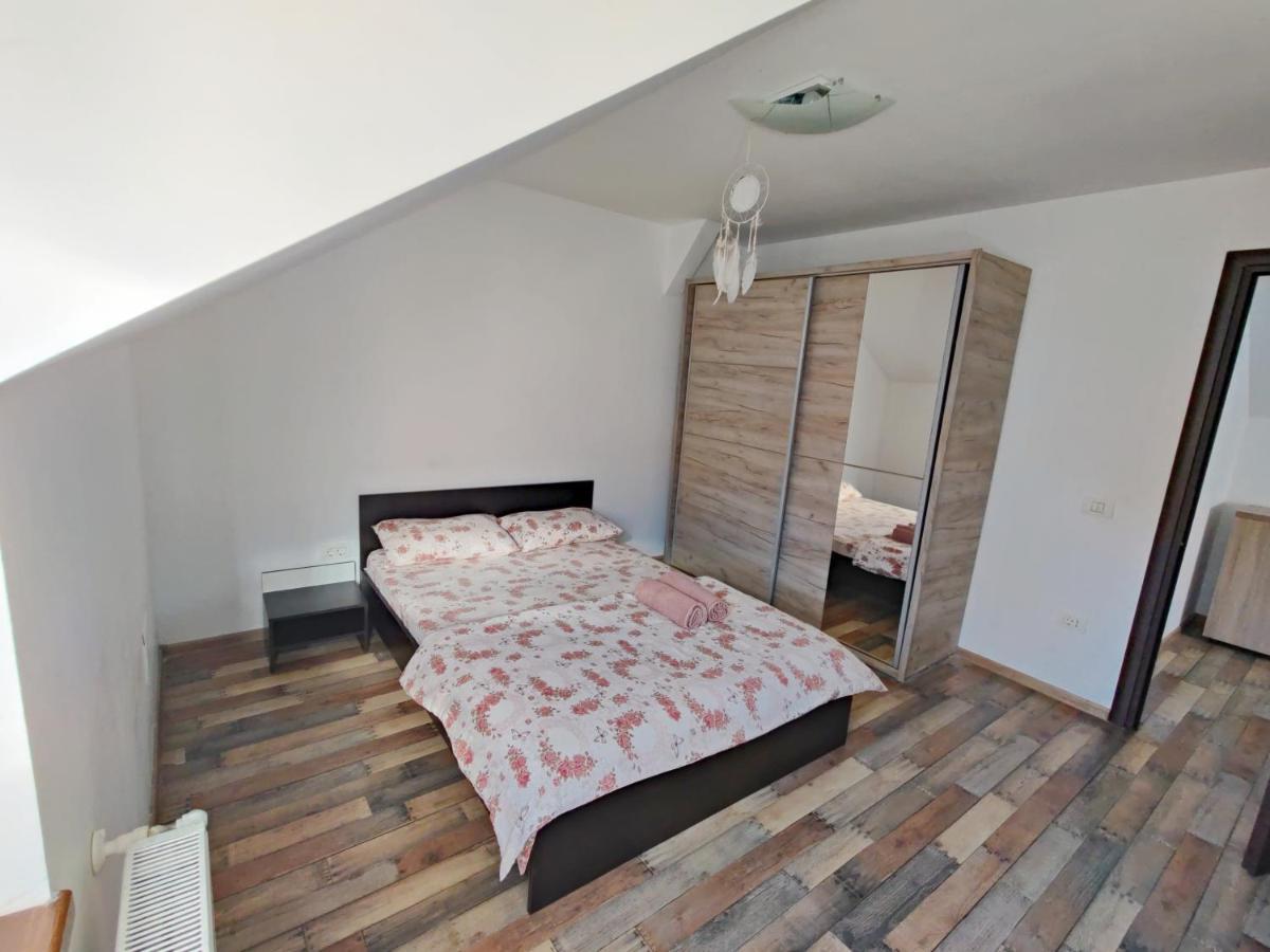Lucky House Apartamento Braşov Exterior foto